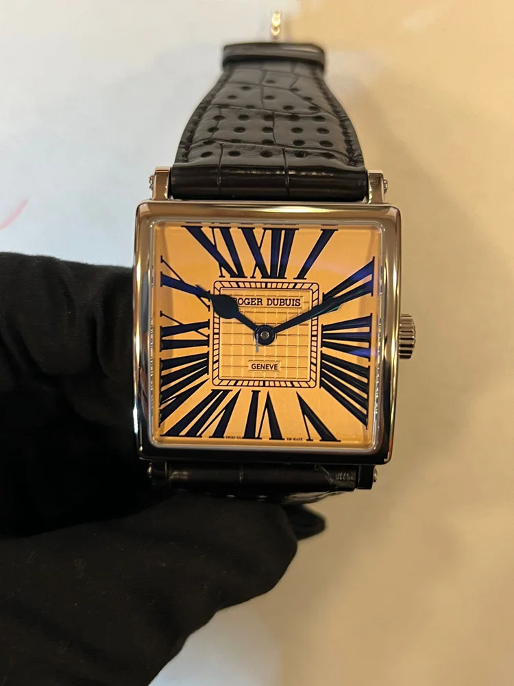 Roger Dubuis Golden Square G40 140 G22 7A